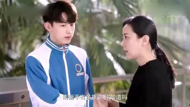 老妈出狱后替女儿撑腰